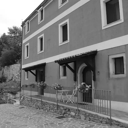 La Casa Rossa Paola