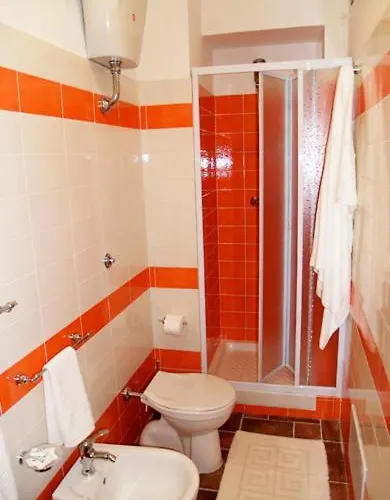 La Casa Rossa 3* Paola