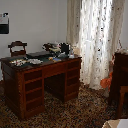 Oda ve Kahvaltı La Casa Rossa Paola